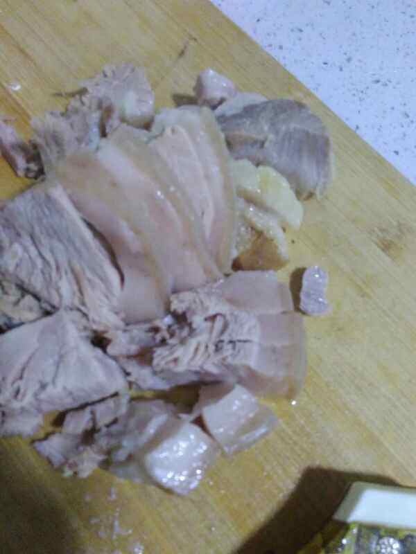 五花肉白菜粉条炖冻豆步骤5