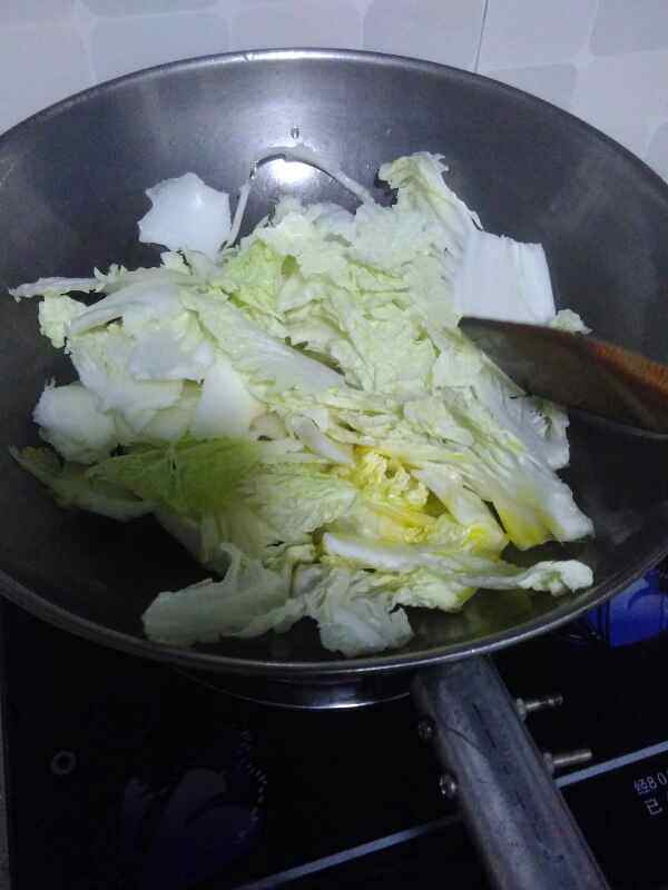 五花肉白菜粉条炖冻豆步骤6