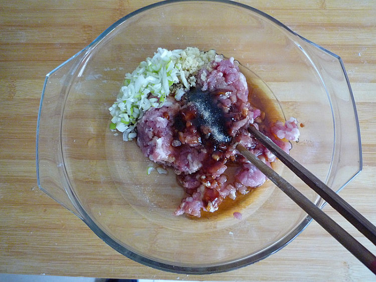 猪肉胡萝卜馅饼步骤3