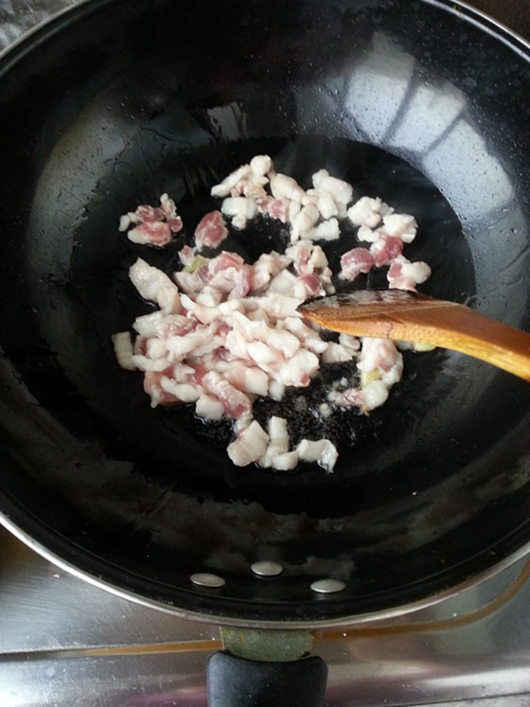 酸豆角肉丁炒粉条步骤6
