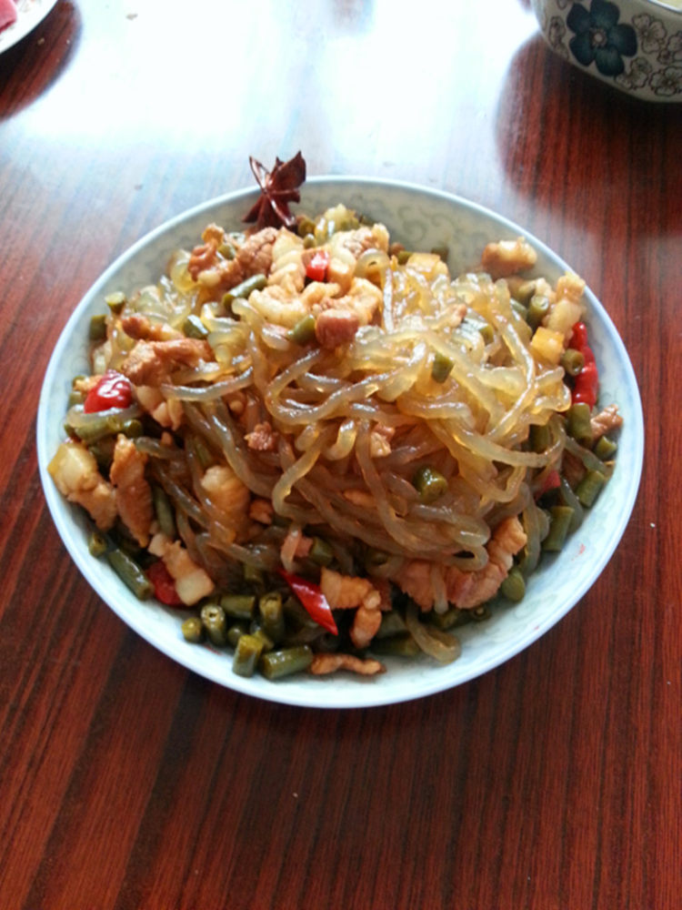 酸豆角肉丁炒粉条步骤13