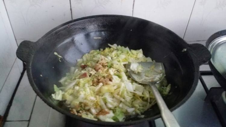 大白菜炖粉条步骤3