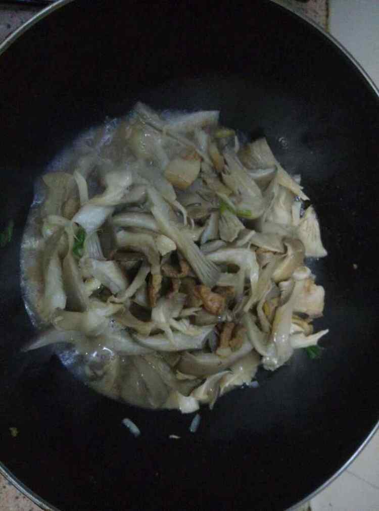 五花肉炒蘑菇步骤4