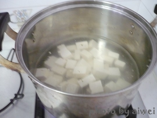 虾酱炒豆腐步骤3
