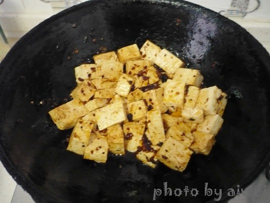 虾酱炒豆腐步骤8
