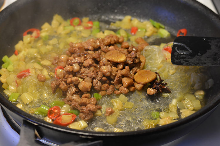 肉末酸菜粉条步骤10