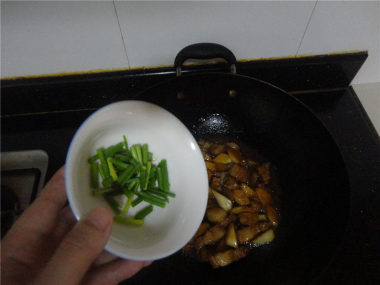 蚝油茭白五花肉步骤7