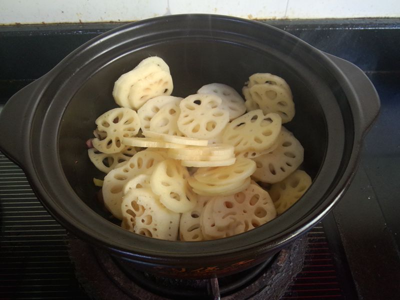 腊肉炒藕片步骤6