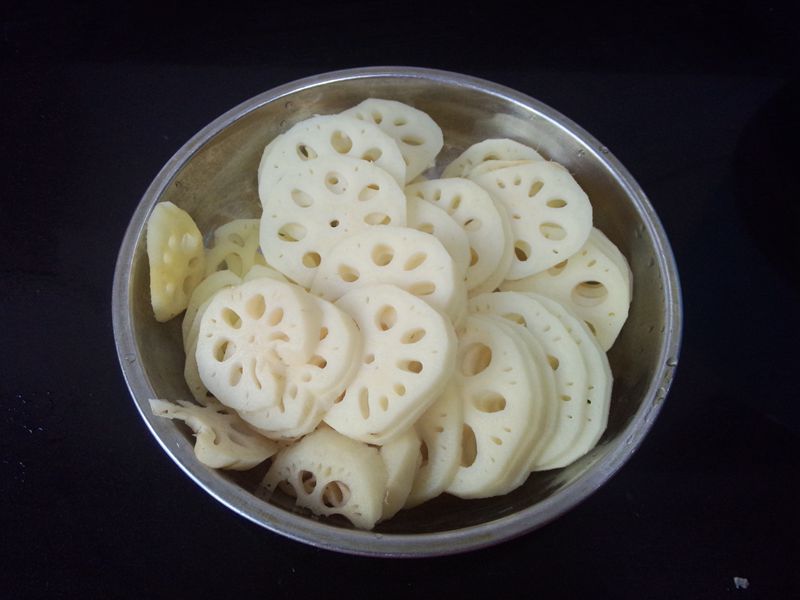 腊肉炒藕片步骤2