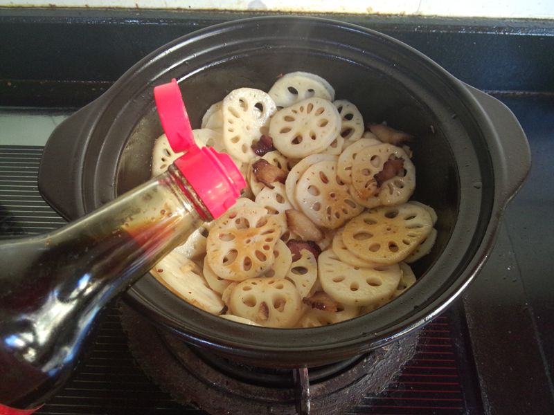 腊肉炒藕片步骤8