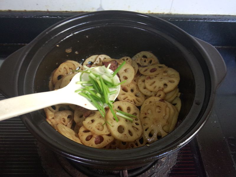 腊肉炒藕片步骤10
