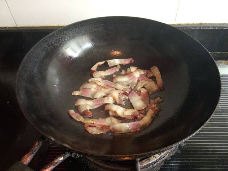 腊肉炒芸豆步骤5