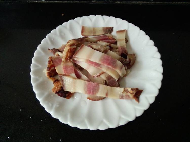 腊肉炒芸豆步骤4