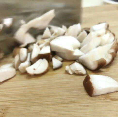 香酥肥肠卷步骤4