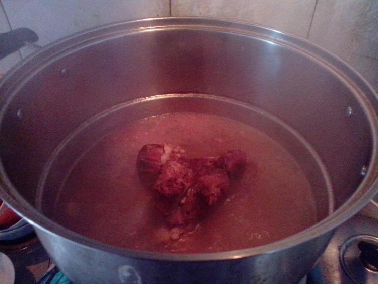 花生米煲腊肉步骤7