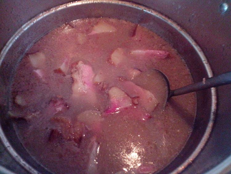 花生米煲腊肉步骤10