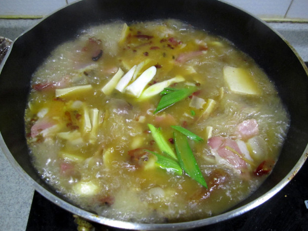 腊肉炖熏干步骤9