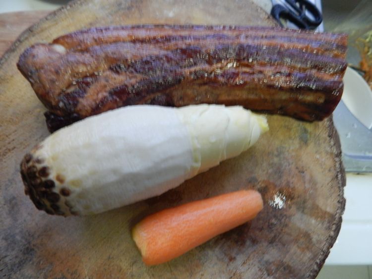 春笋炒腊肉步骤1