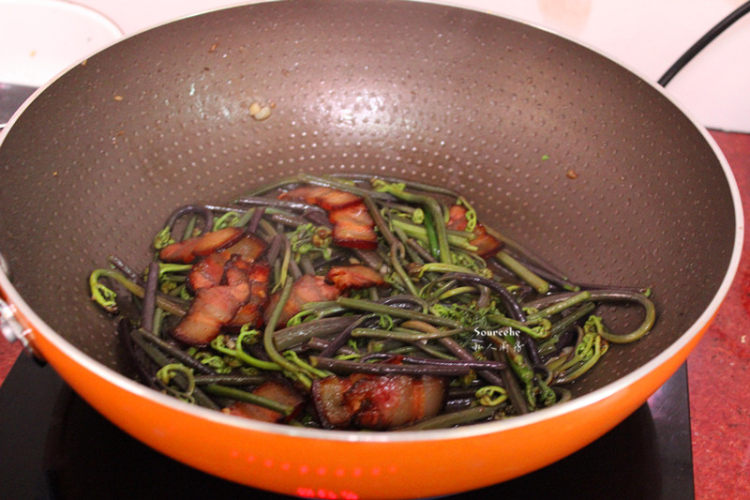 蕨菜炒腊肉（独家）步骤7