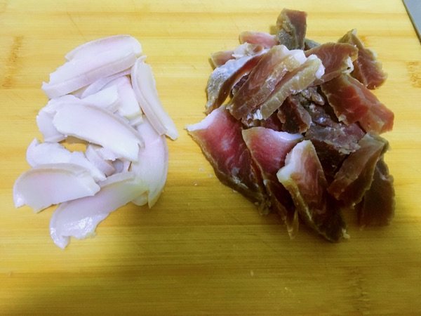 萝卜炖腊肉步骤2