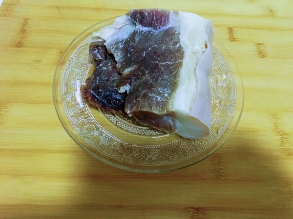 萝卜炖腊肉步骤1