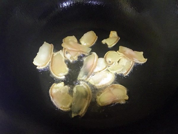 萝卜炖腊肉步骤3