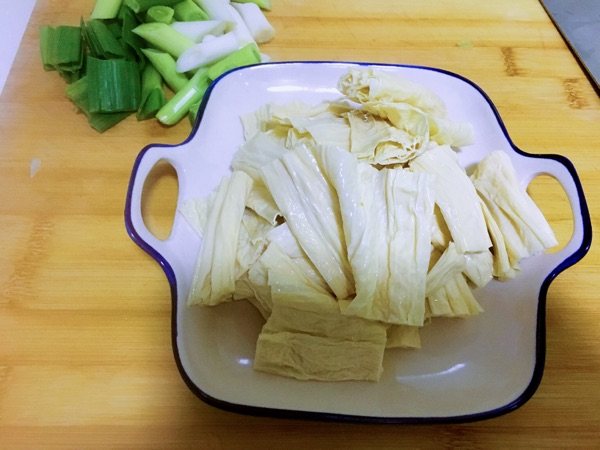 萝卜炖腊肉步骤14