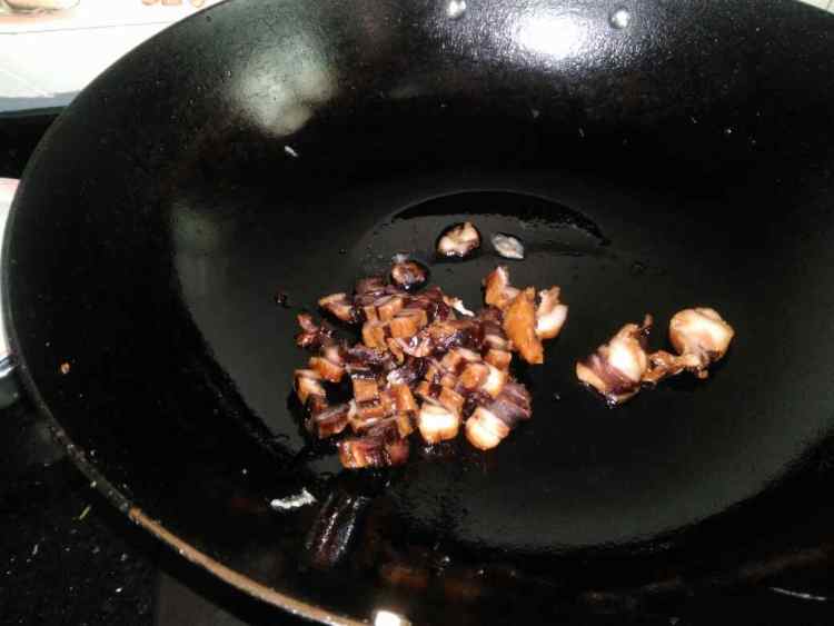 蒜苗炒腊肉步骤4