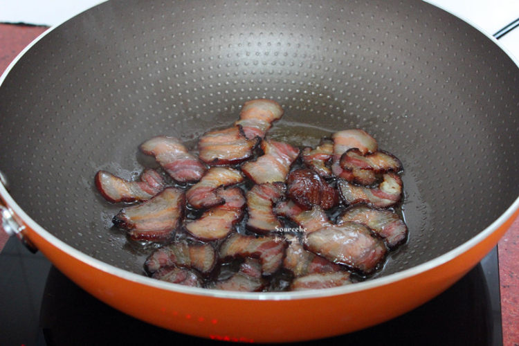 腊肉焖饭步骤4