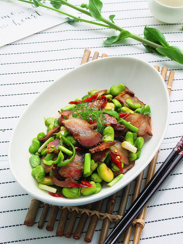 腊肉炒蚕豆步骤9