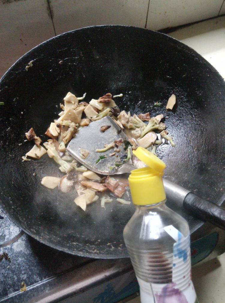 花菜炒杏鲍菇步骤5
