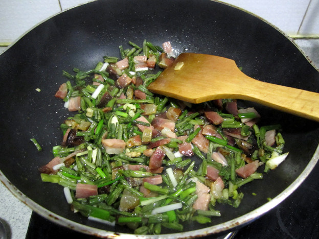 蔫豆角炒腊肉#本味家步骤12