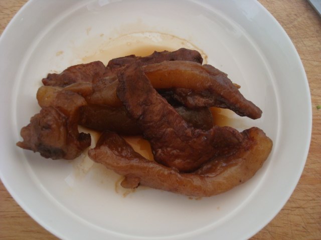 腊肉炒绿豆芽步骤2