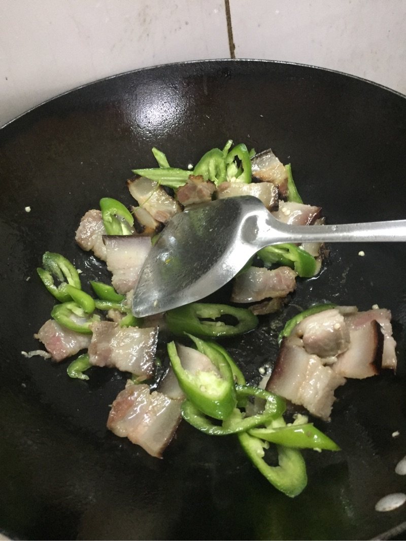腐竹炒腊肉步骤4