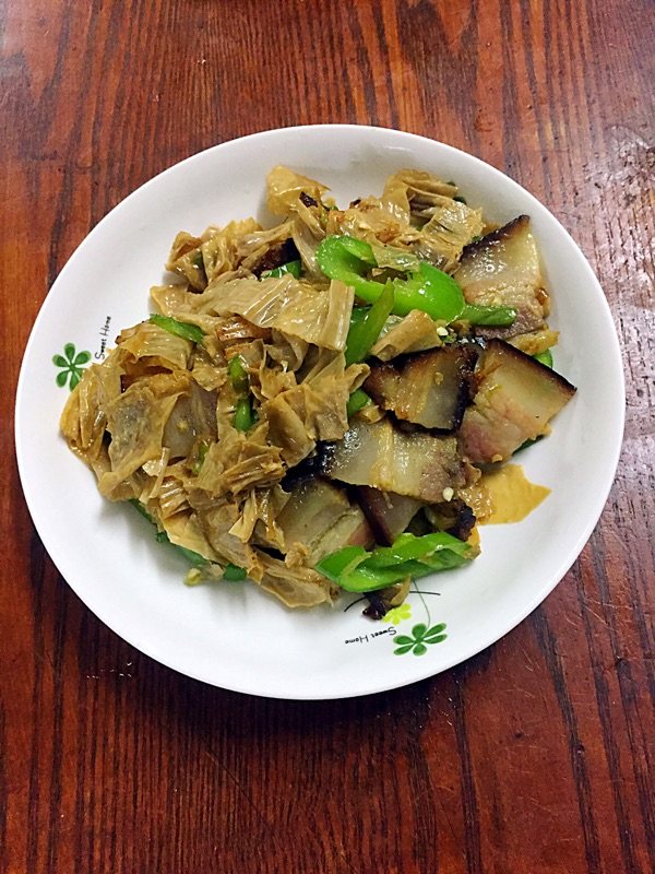 腐竹炒腊肉步骤8