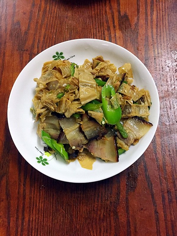 腐竹炒腊肉步骤9