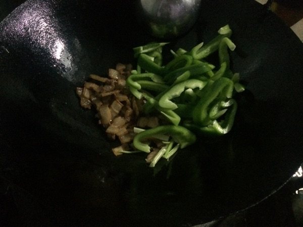 菜掓炒腊肉步骤4