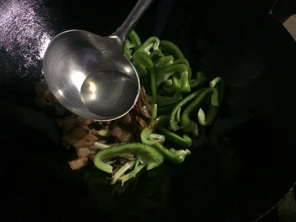 菜掓炒腊肉步骤6
