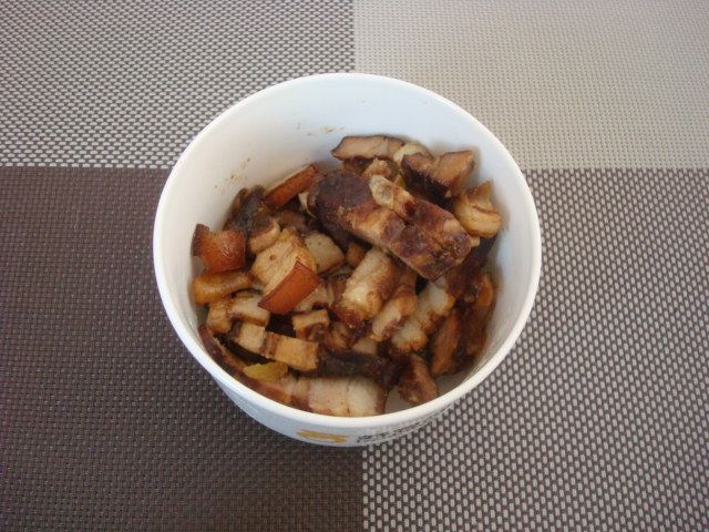 腊肉干锅土豆豆角步骤1