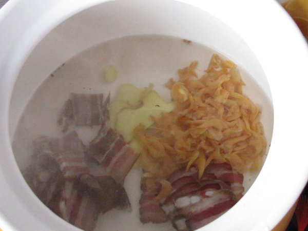 贝尖腊肉煲冬瓜步骤2