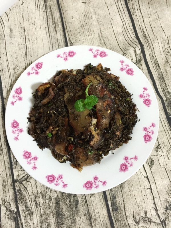 闭风儿菜炒腊肉步骤8
