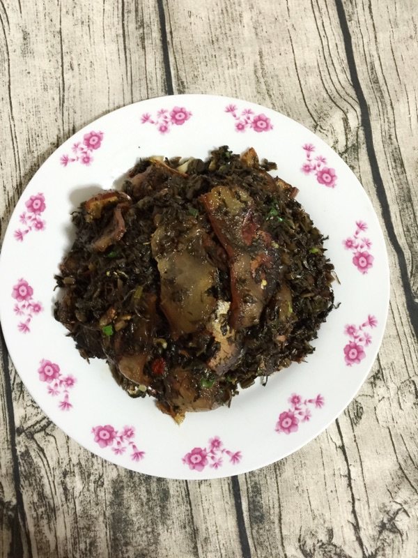 闭风儿菜炒腊肉步骤7