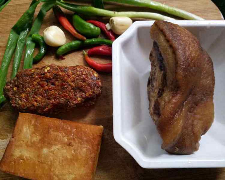 豆干炒腊肉步骤1