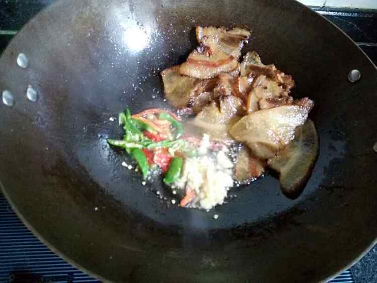豆干炒腊肉步骤6