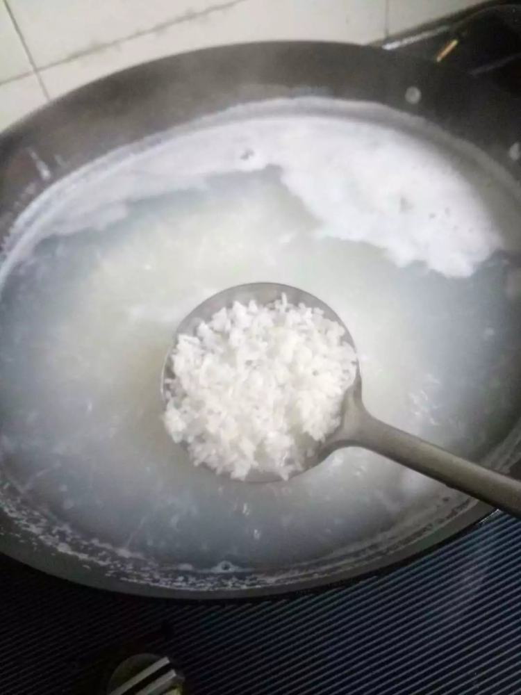 铁锅焖饭步骤4