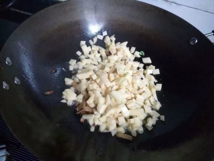 铁锅焖饭步骤7