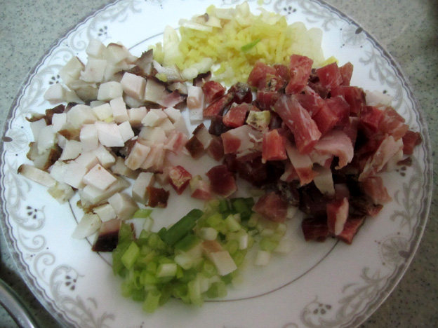 腊味肉沫豆腐汤步骤1