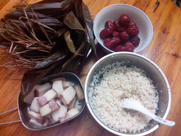 腊肉红枣粽步骤1