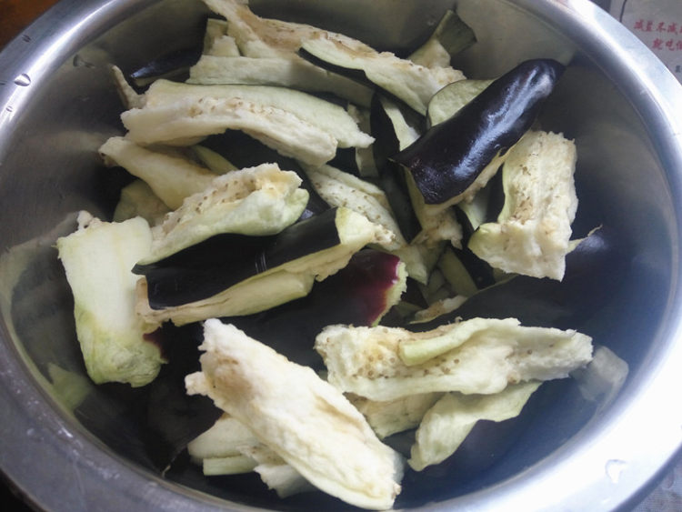 青椒茄子步骤2