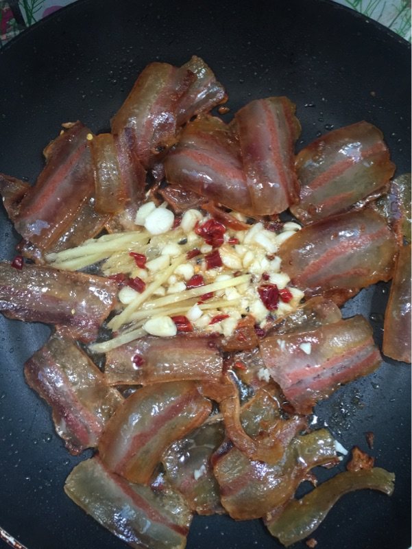 豇豆炒腊肉步骤5